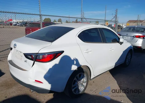 2017 Toyota Yaris Ia z USA, uszkodzony, nr VIN 3MYDLBYV8HY153331